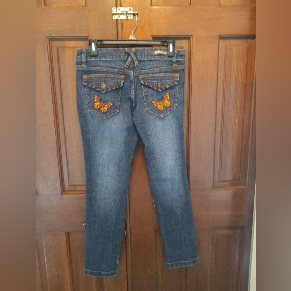 Dollhouse Stretch jeans, butterfly embroidered back pockets. Size 3 Excellent
